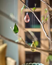 Handgjorda små dekorationsägg i glas