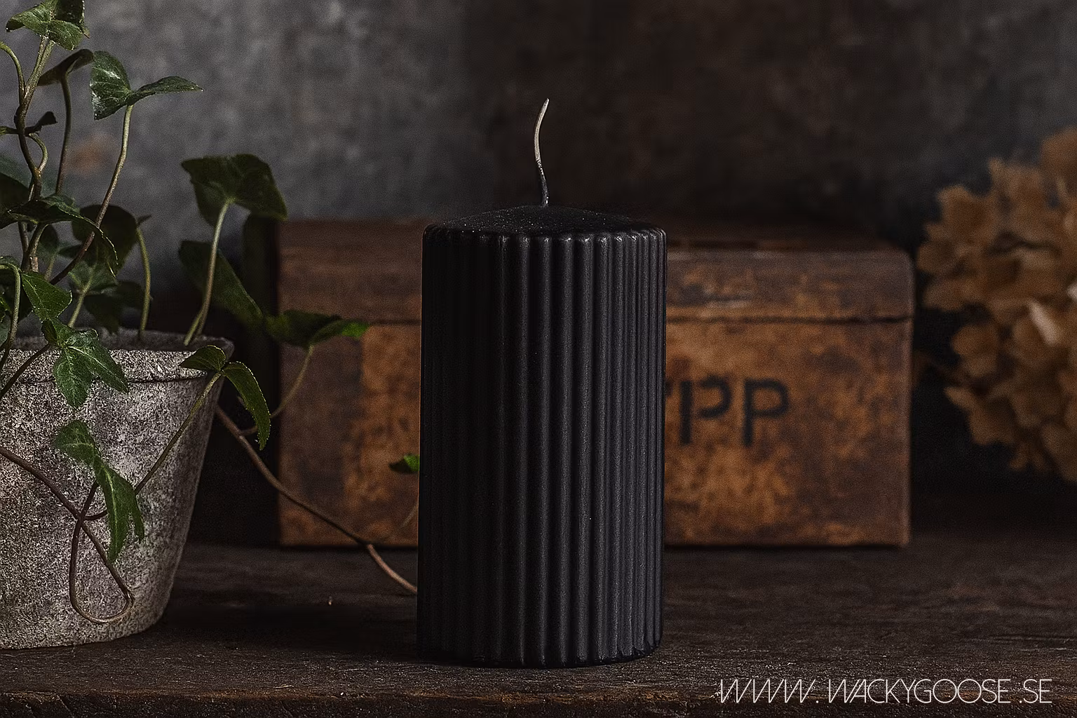 Vågigt blockljus, 15cm, Svart