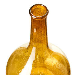 Munblåst vas av återbrukat glas, Bärnsten