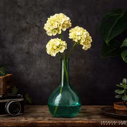 Munblåst vas av återbrukat glas, Mintgrön