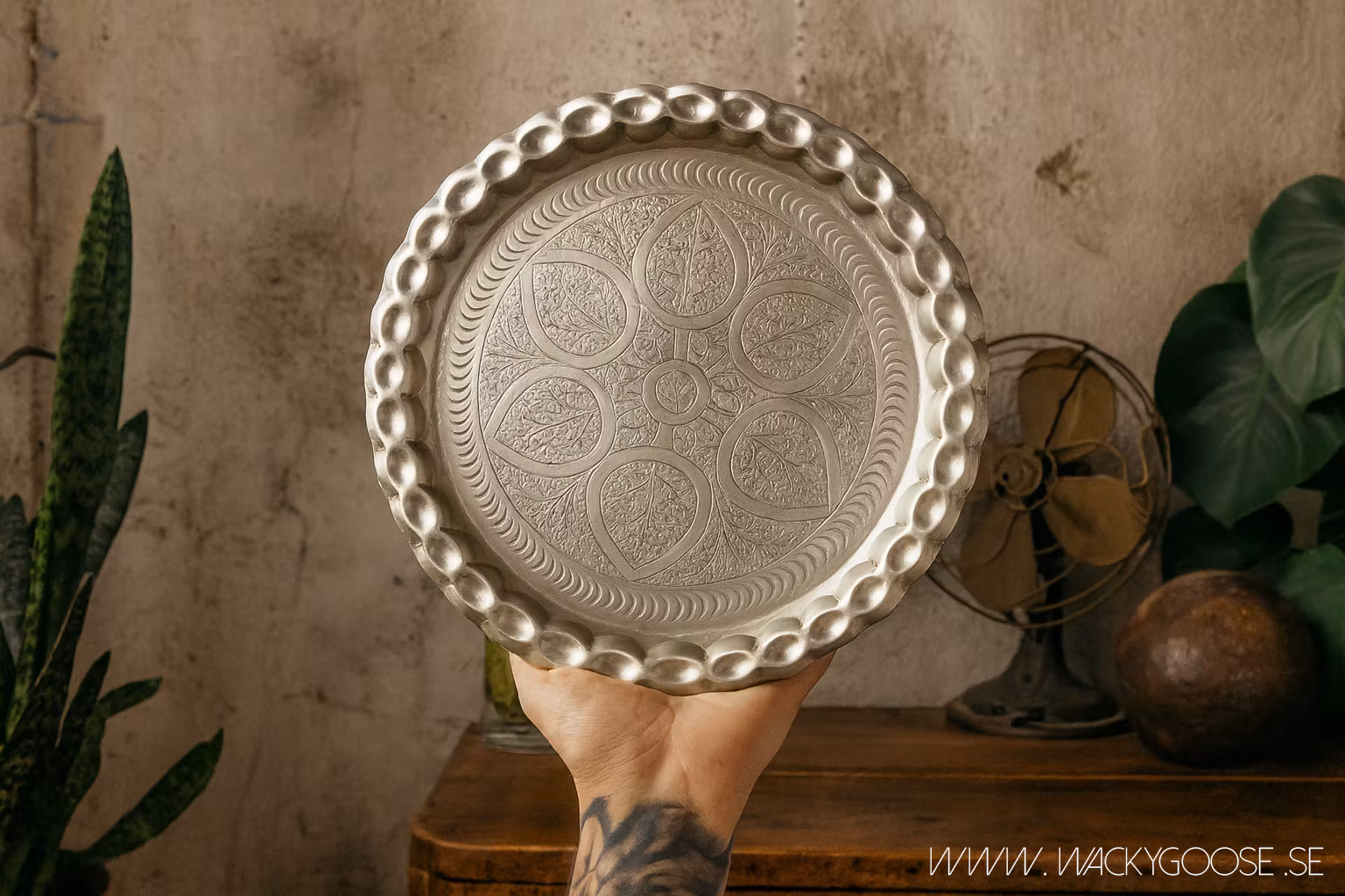 Vackert dekorationsfat, Ø30cm, Silver