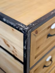 Handgjord köpmansdisk i trä och järn med 16 lådor