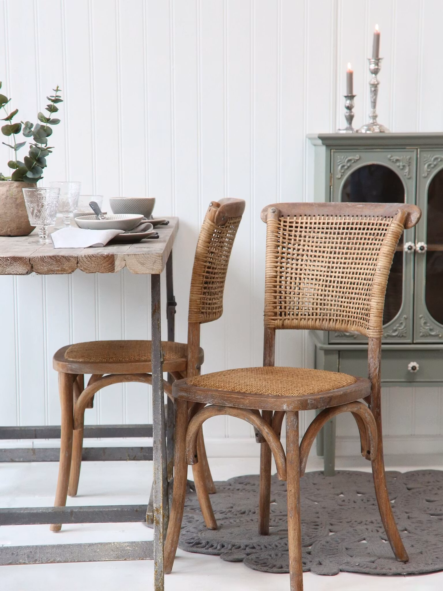 Trästol i fransk lantstil med flätad rottingsits, 2-pack - Natur
