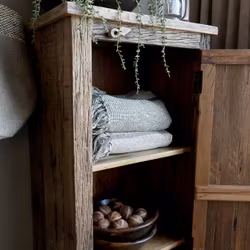 Handgjort skåp av återvunnet trä, 160cm