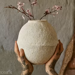 Vacker kruka i terrakotta, Ø24, Elfenben