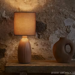 UNO Bordslampa, Roströd