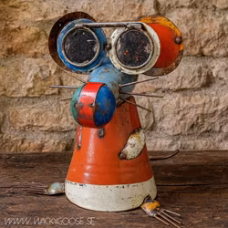 BLIND MOUSE, Tittar fram