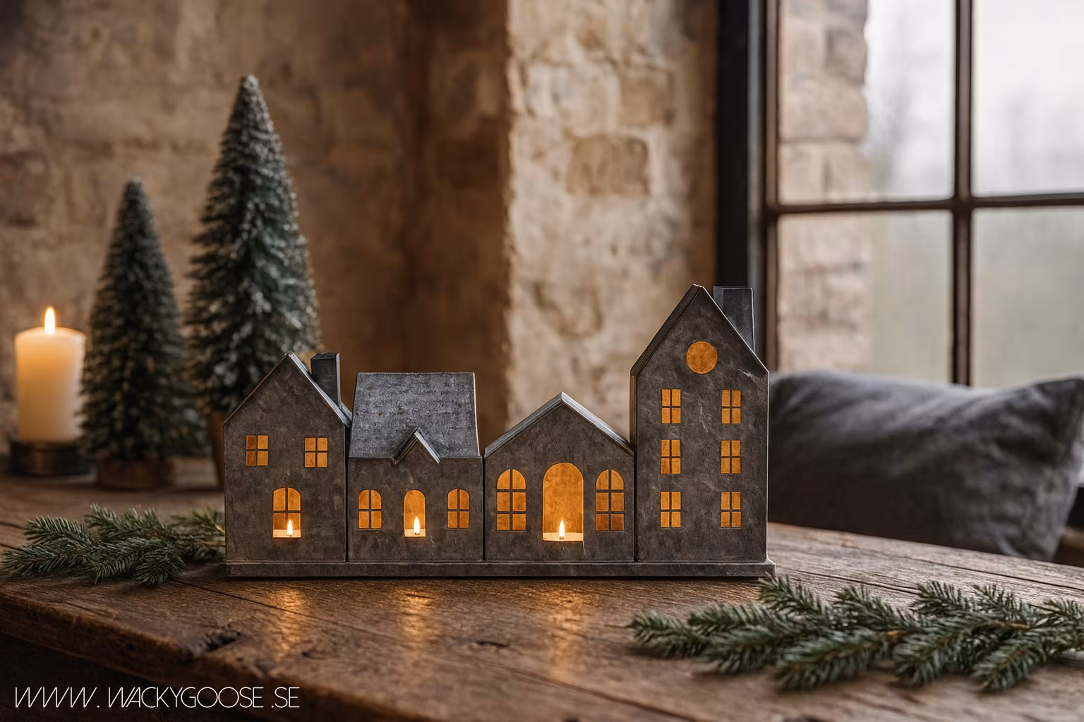 Ljuslykta hus, 37cm