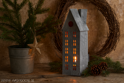 Ljuslykta hus i järn, 19,5cm