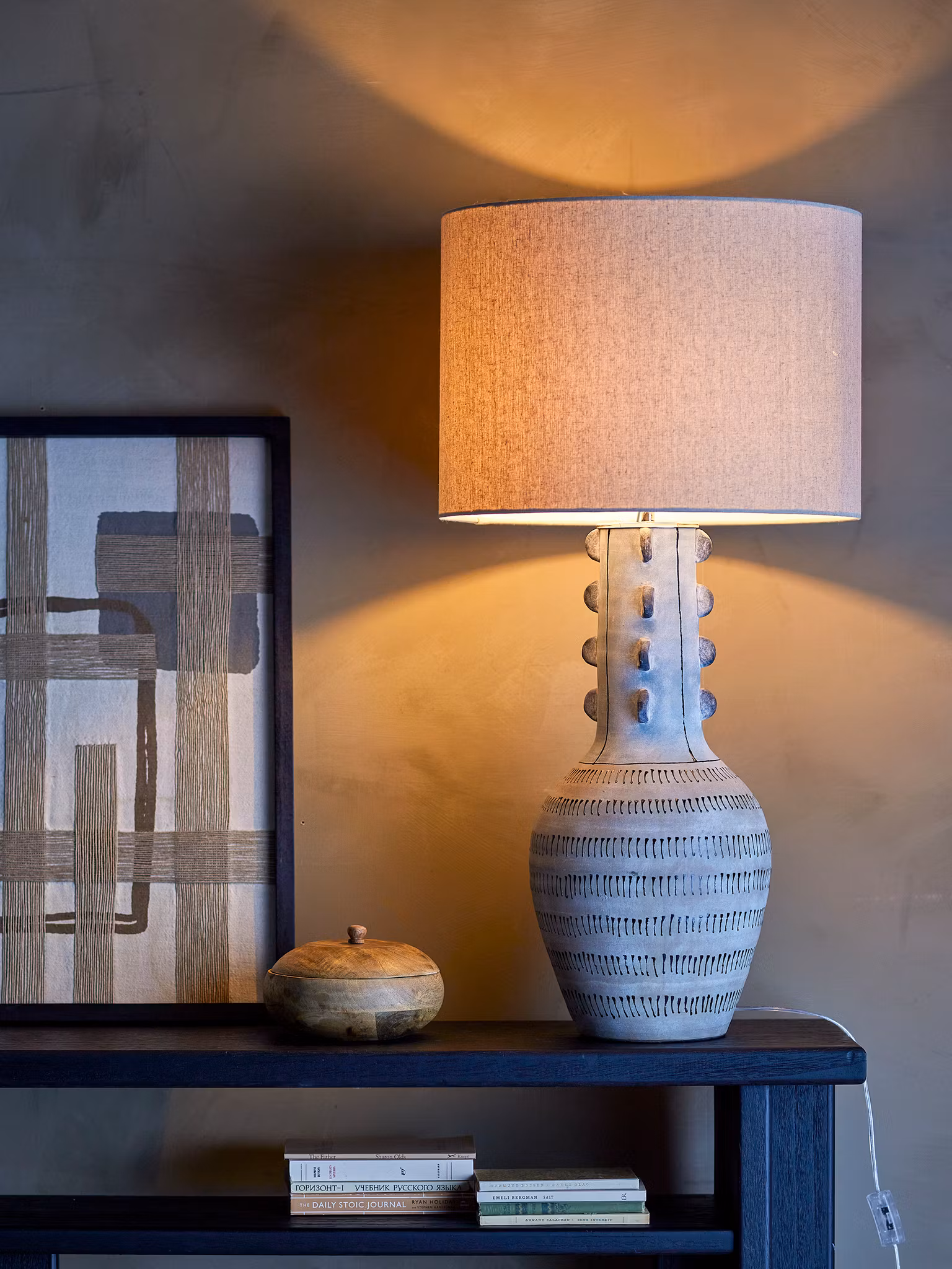 Unik och handmålad lampa i stengods och linne, 90cm, Bloomingville