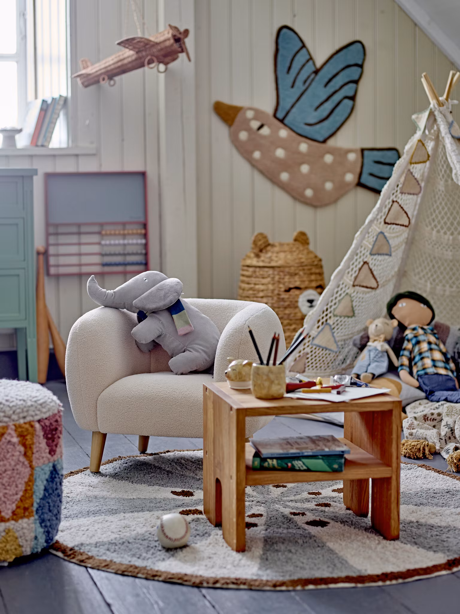 Kollektion MINI - Stilren barnfåtölj