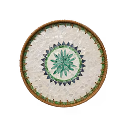 Handgjord bricka av snäckskal och rotting, Ø34cm