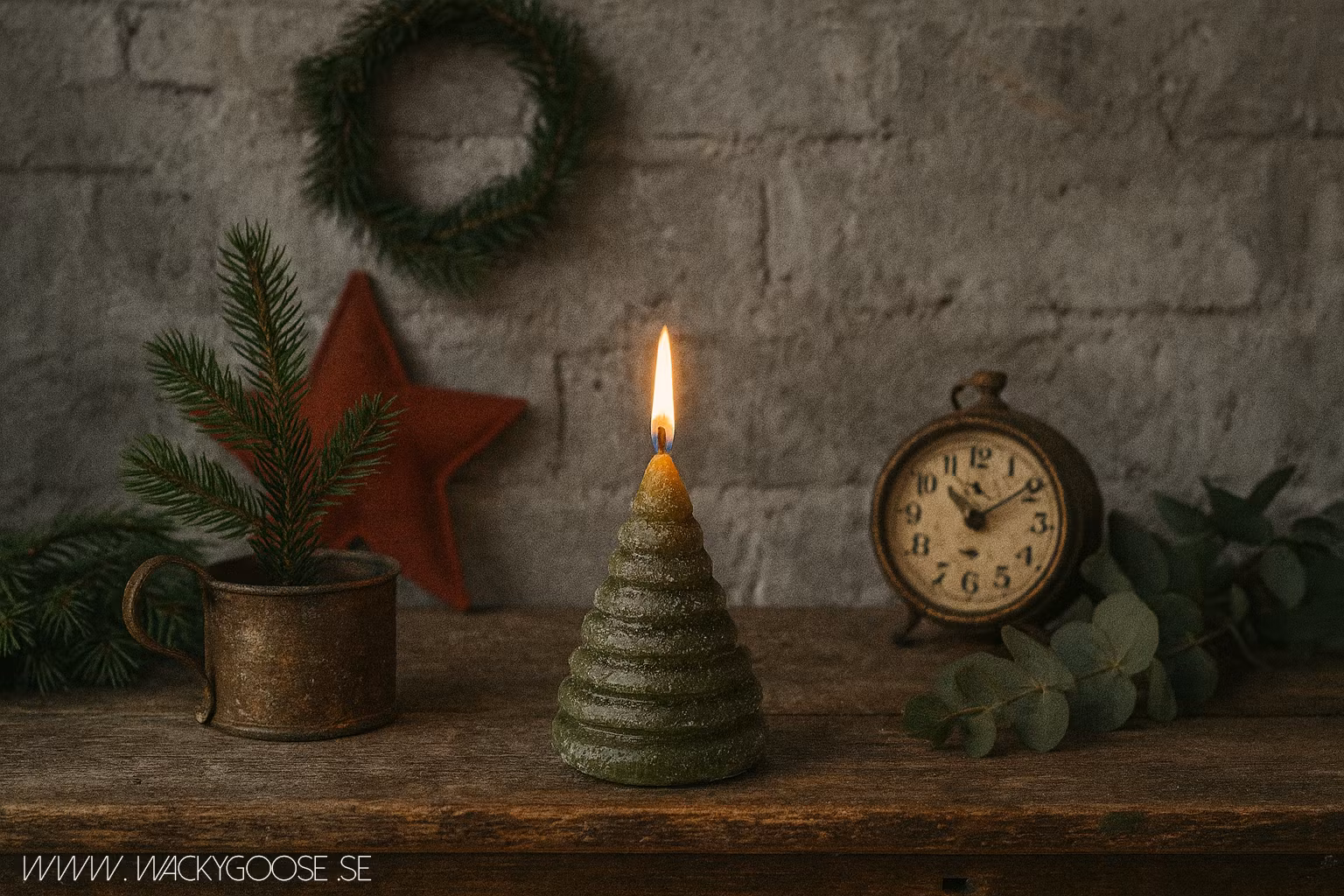 Handgjort figurljus Gran, Grön 13,5cm