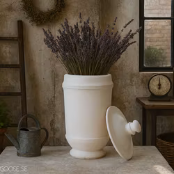 Handgjord urna med lock, 24cm