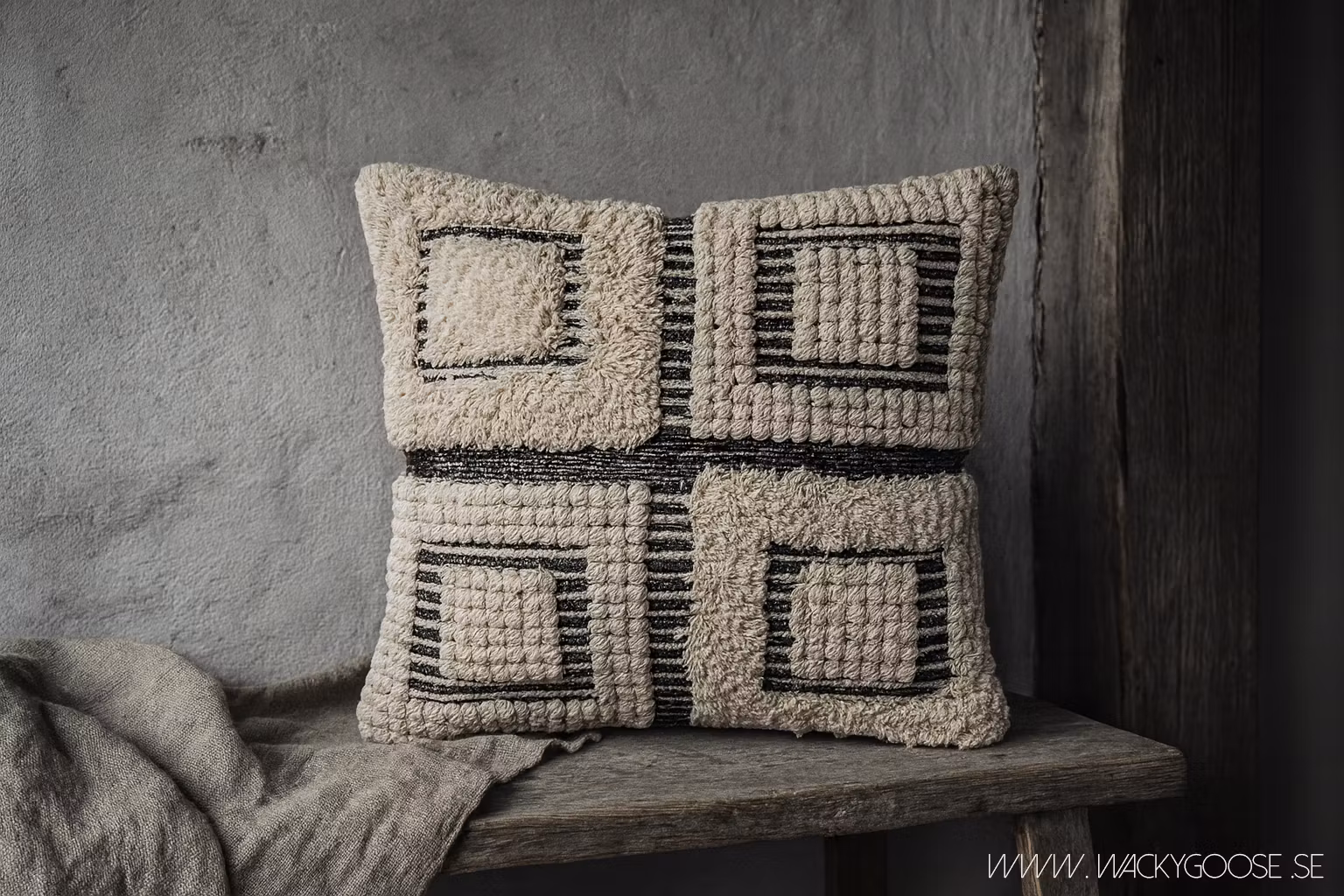 Handgjort kuddfodral av återvunnen bomull