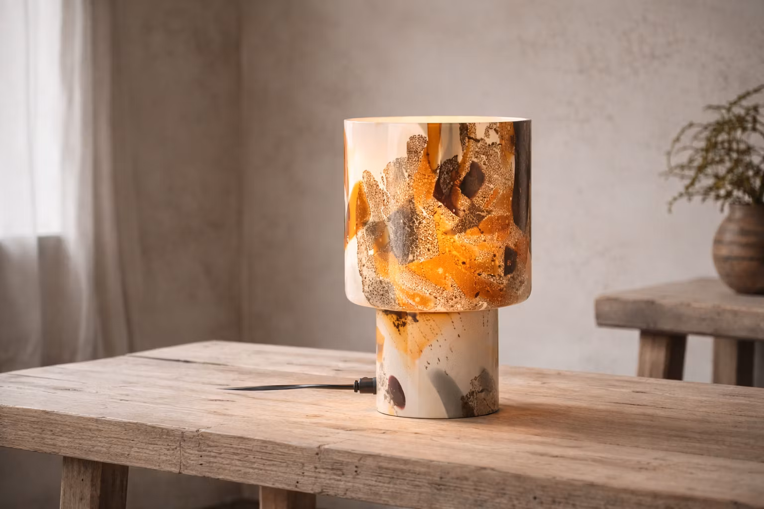 Flerfärgad bordslampa i glas