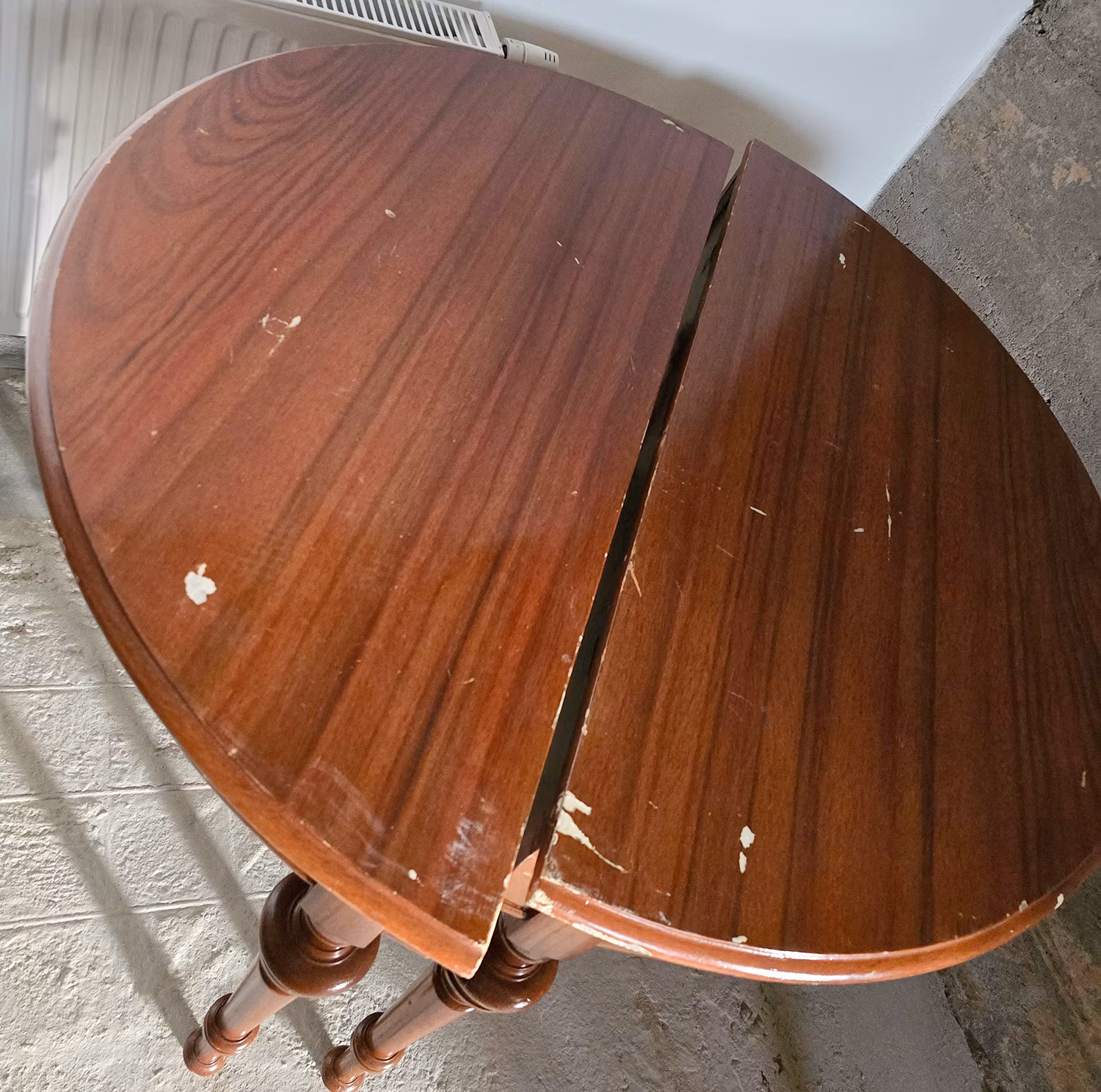 Komplett gammalt månbord