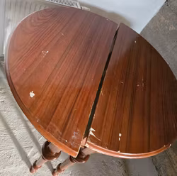 Komplett gammalt månbord