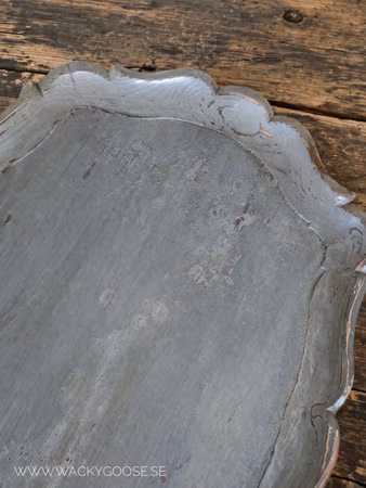 Vacker gammal bricka i trä, 57cm