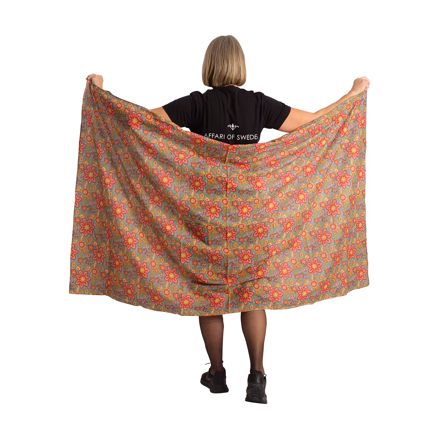 Handgjorda unika saronger, Återbrukat material