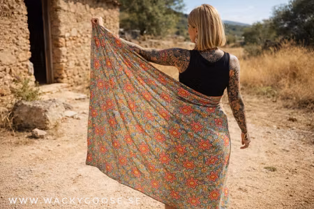 Handgjorda unika saronger, Återbrukat material