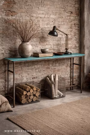 Unikt Konsolbord/Sideboard av återvunnet trä och metall