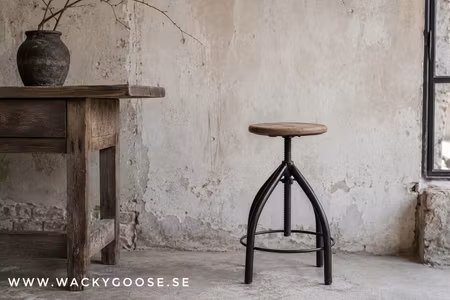 Höj och sänkbar pall i industristil