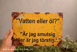 Plåtskylt i retro-stil, Vatten eller öl