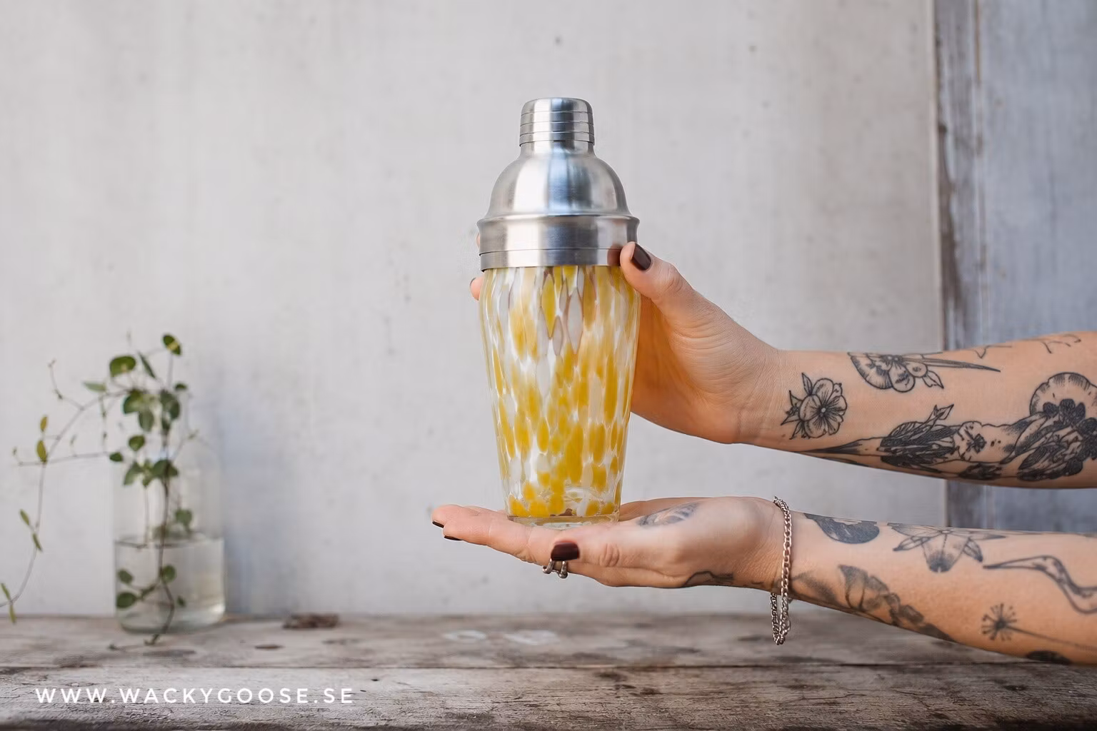 Munblåst shaker i glas och järn, Klar/gul