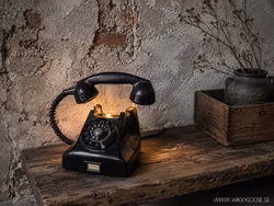 SMAJDIL, Lampa av en gammal telefon