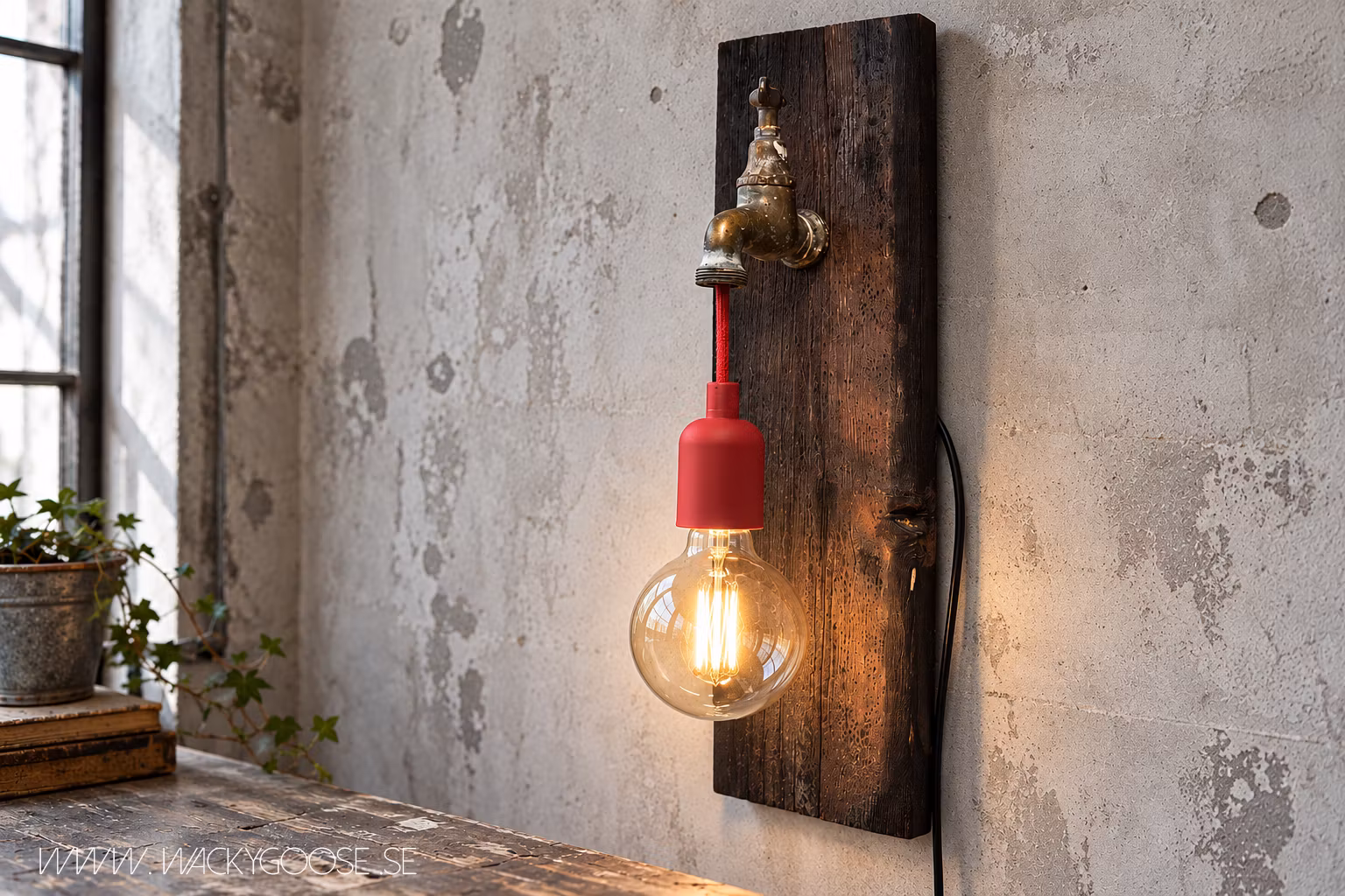 Läcker lampa gjord av gammal kran