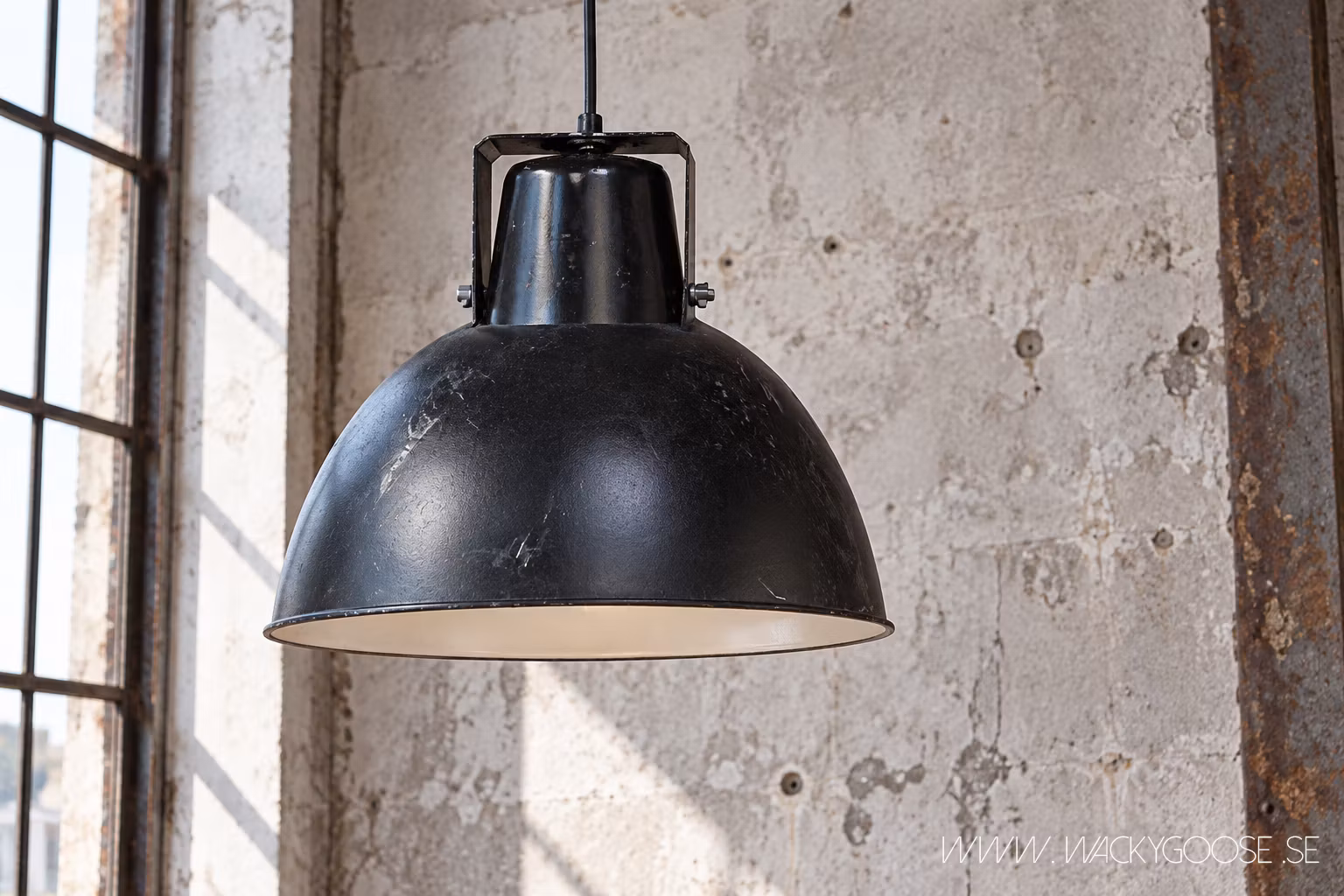 Taklampa industristil