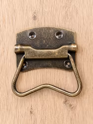 Rejält handtag, Antikmässing