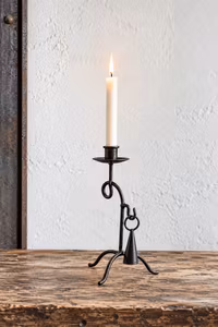 Handgjord ljusstake i järn med ljussläckare