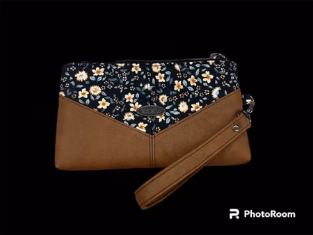 Harlequin pouch