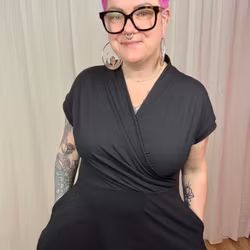 Feministkurbits Omlotten klänning