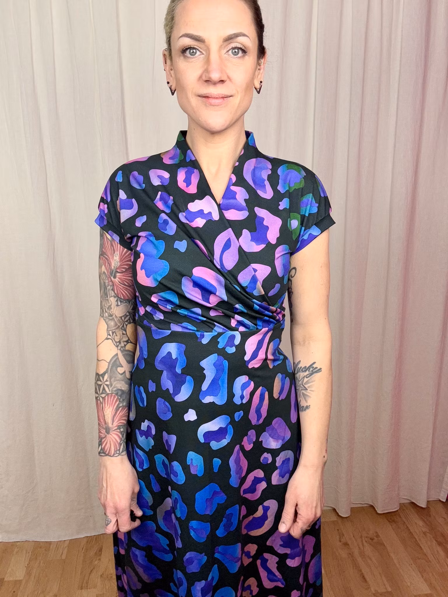 Fluid Teal Omlotten klänning