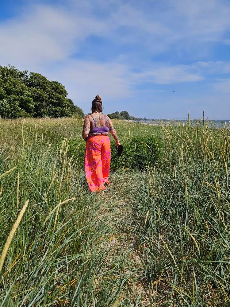 Vibrant leo Wrap pants