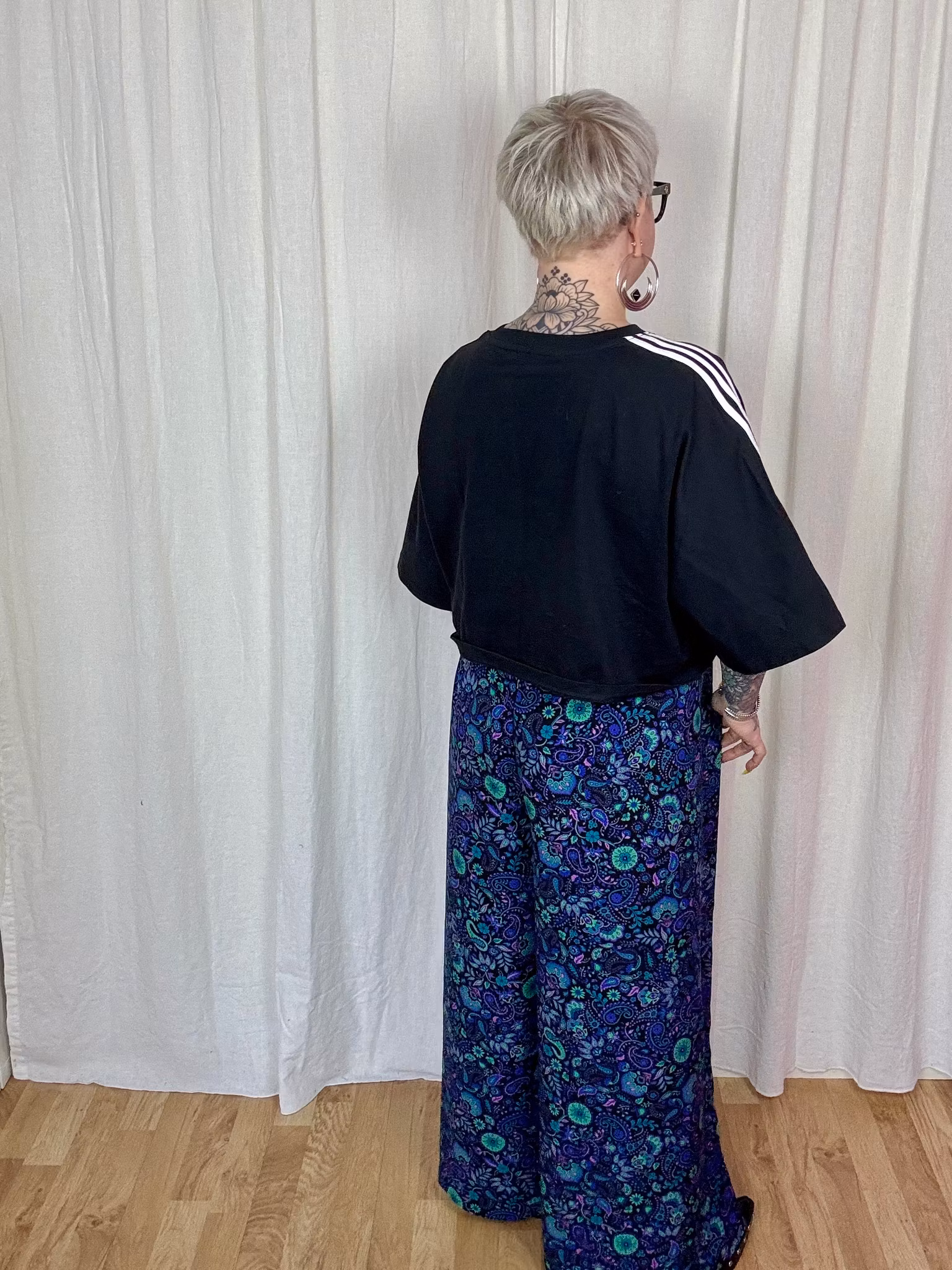 Vibrant leo Wrap pants