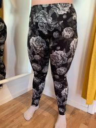 Black leggings