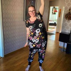 Jumpsuit med kort ärm valfritt tyg
