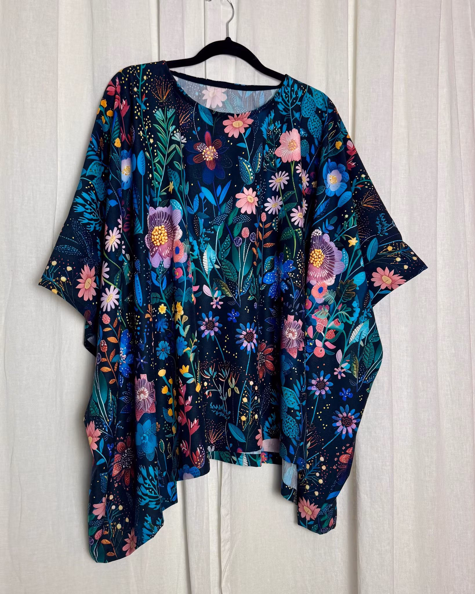 Relaxed top Embroidery