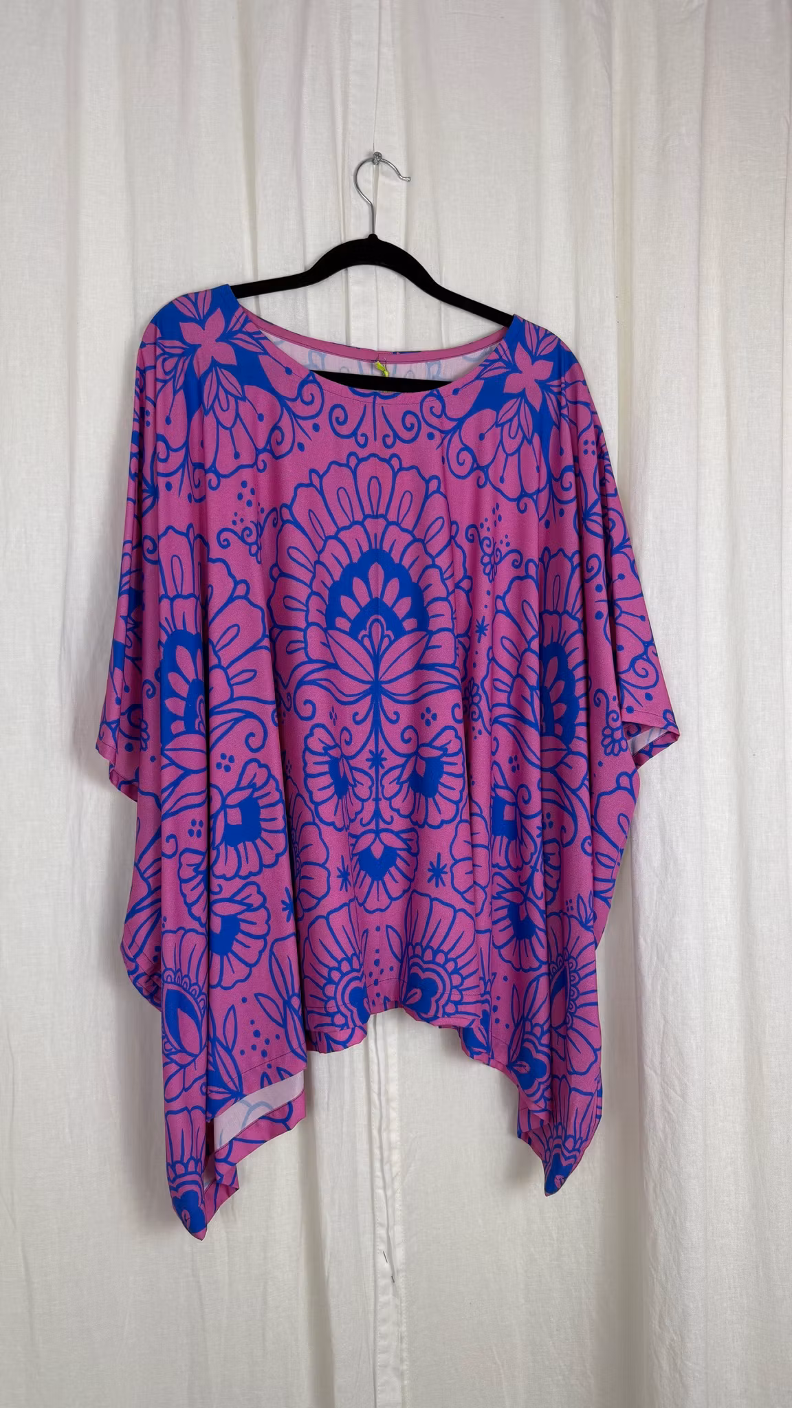 Relaxed top ornamental