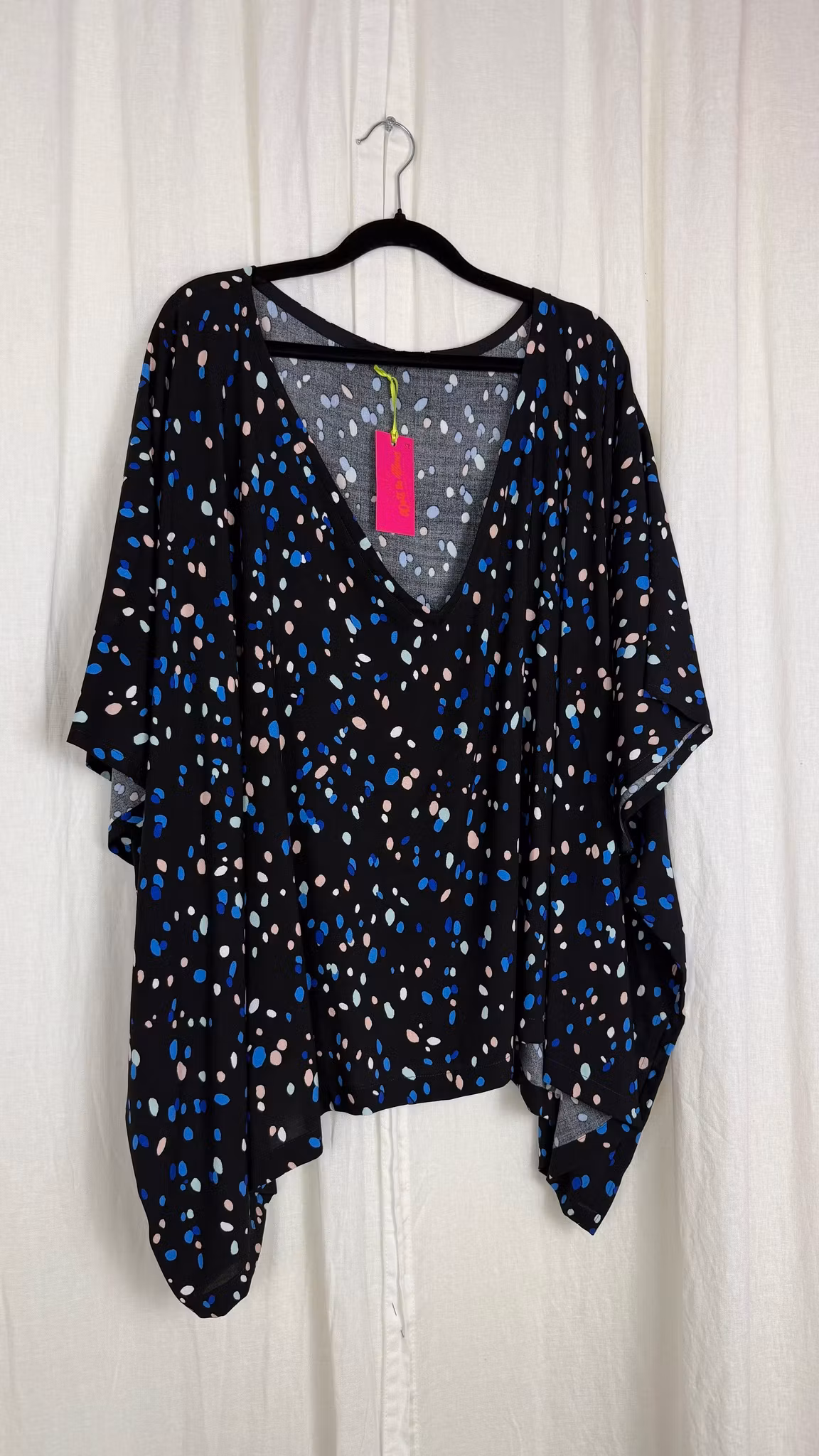 Relaxed top spotty