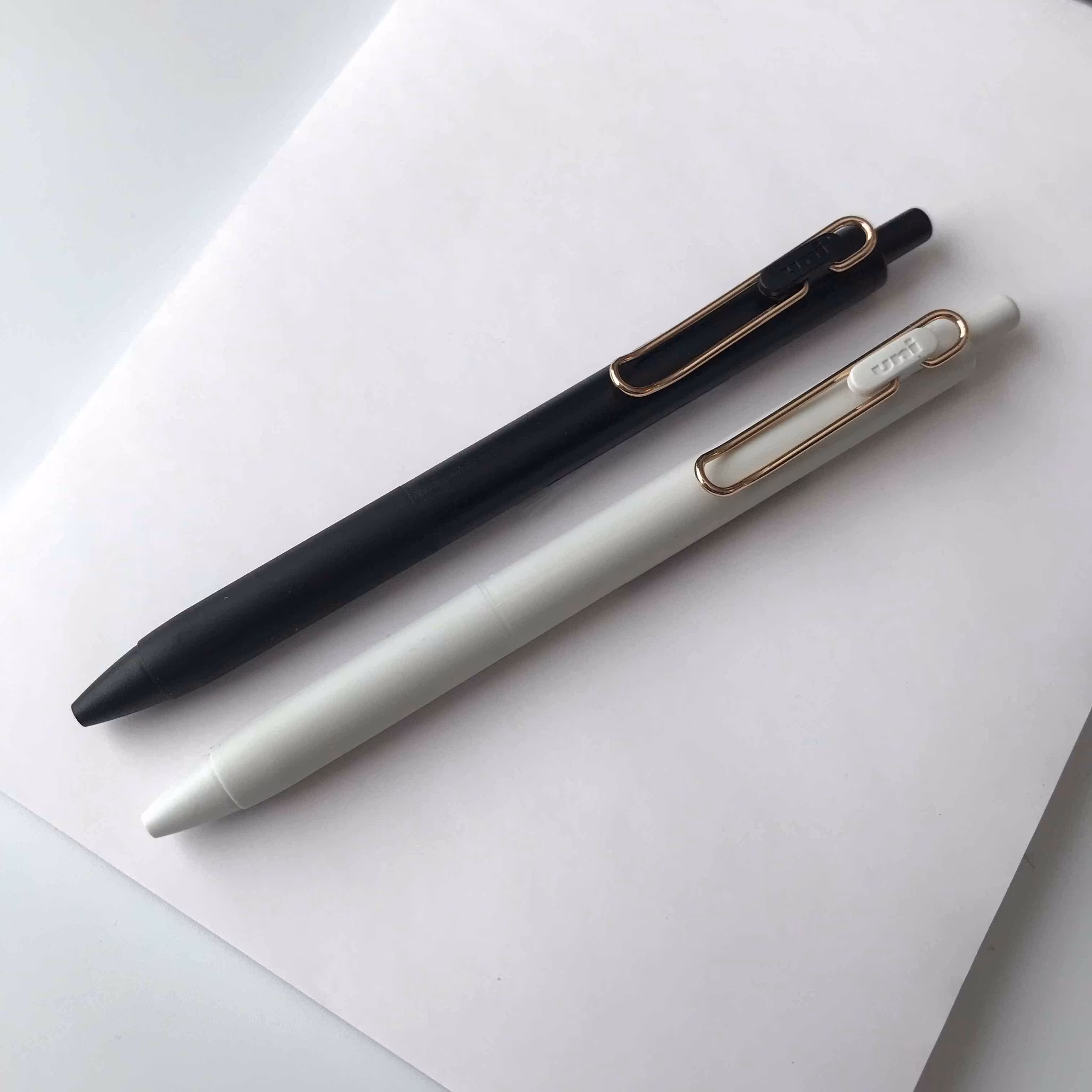 Uni-ball One Rose Gold Clip White 0.5mm