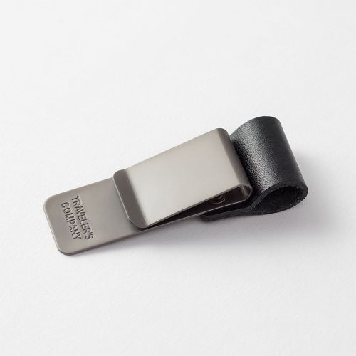 016. Penholder M Black  // Traveler's Notebook