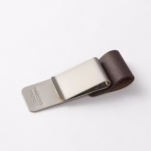 016. Penholder M Brown  // Traveler's Notebook