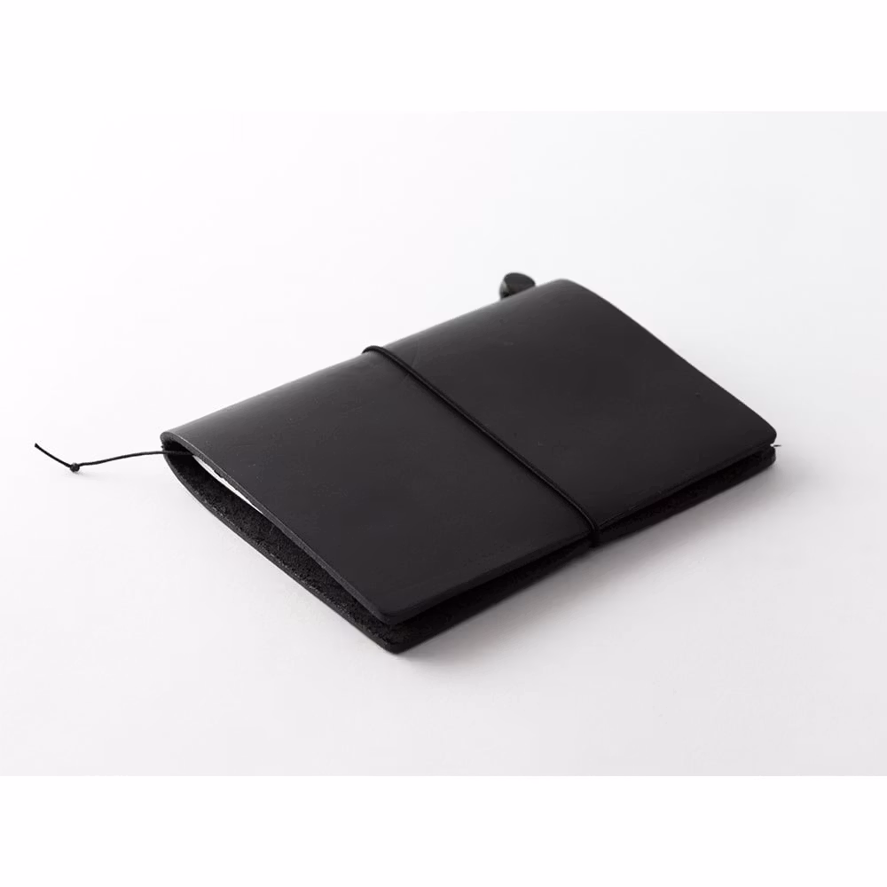 TRAVELER'S Notebook Startkit - (Passport Size) Black