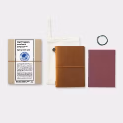 TRAVELER'S Notebook Startkit - (Passport Size) Camel