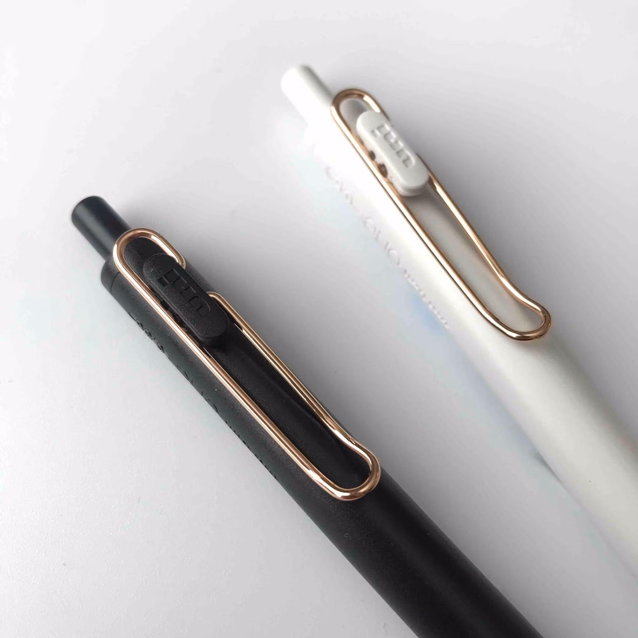 Uni-ball One Rose Gold Clip Black 0.5mm